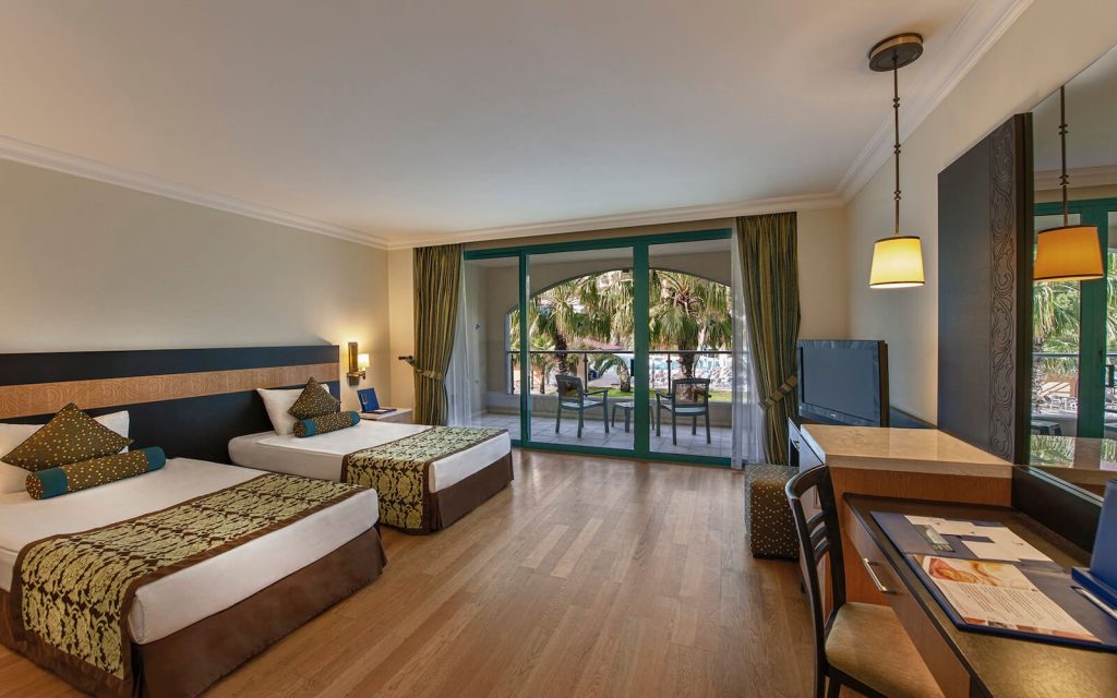 https://golftravelpeople.agiledigitalsolutions.co.uk/wp-content/uploads/2019/04/Sirene-Belek-Hotel-Bedrooms-and-Suites-13-1024x640.jpg