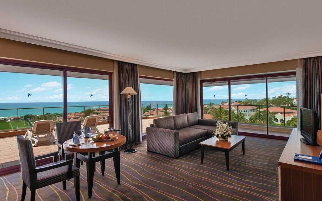 https://golftravelpeople.agiledigitalsolutions.co.uk/wp-content/uploads/2019/04/Sirene-Belek-Hotel-Bedrooms-and-Suites-28-1024x640.jpg
