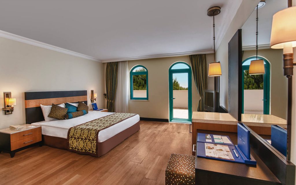https://golftravelpeople.agiledigitalsolutions.co.uk/wp-content/uploads/2019/04/Sirene-Belek-Hotel-Bedrooms-and-Suites-4-1024x640.jpg