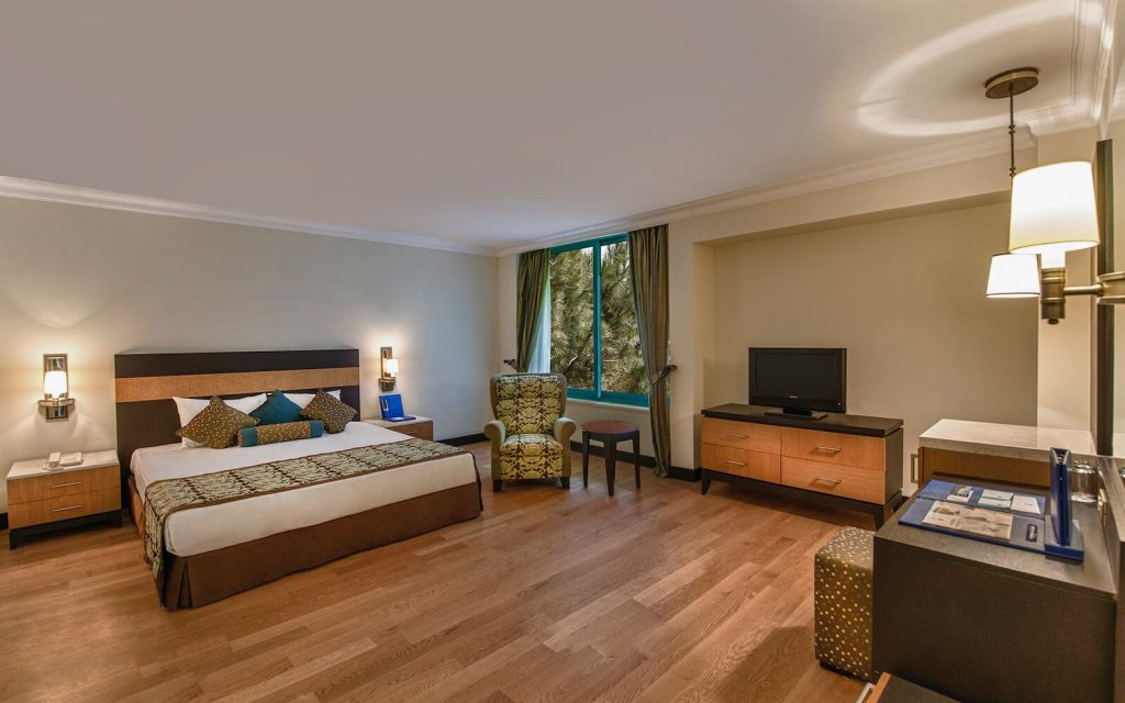 https://golftravelpeople.agiledigitalsolutions.co.uk/wp-content/uploads/2019/04/Sirene-Belek-Hotel-Bedrooms-and-Suites-6-1024x640.jpg