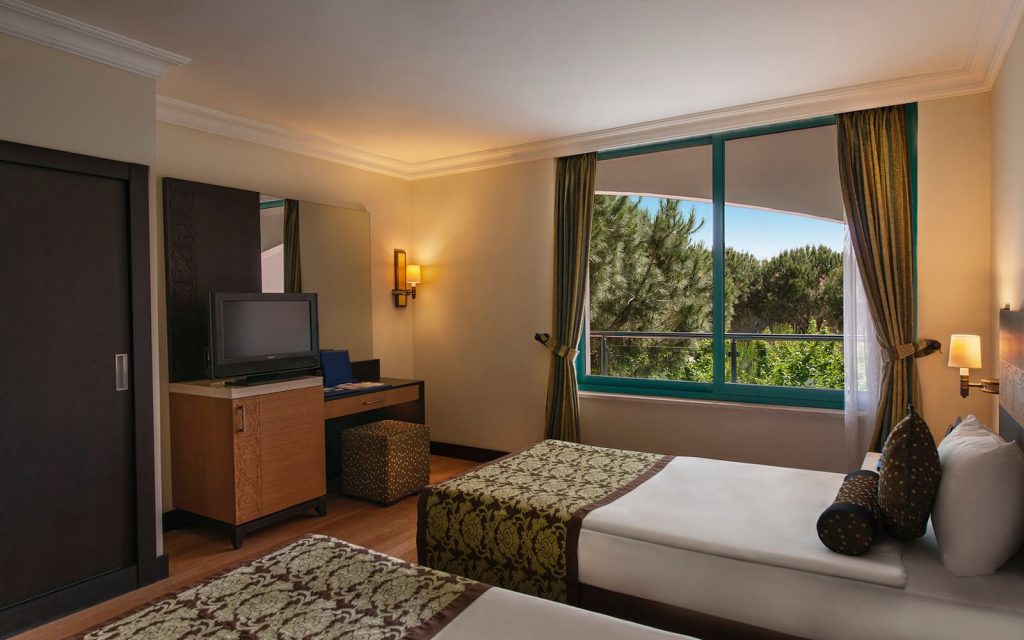 https://golftravelpeople.agiledigitalsolutions.co.uk/wp-content/uploads/2019/04/Sirene-Belek-Hotel-Bedrooms-and-Suites-7-1024x640.jpg
