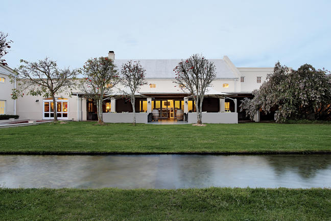 https://golftravelpeople.agiledigitalsolutions.co.uk/wp-content/uploads/2019/04/Spier-Hotel-Stellenbosch-7.jpg