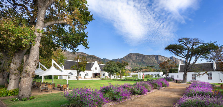 https://golftravelpeople.agiledigitalsolutions.co.uk/wp-content/uploads/2019/04/Steenberg-Hotel-Spa-Best-of-South-Africa-5.jpg