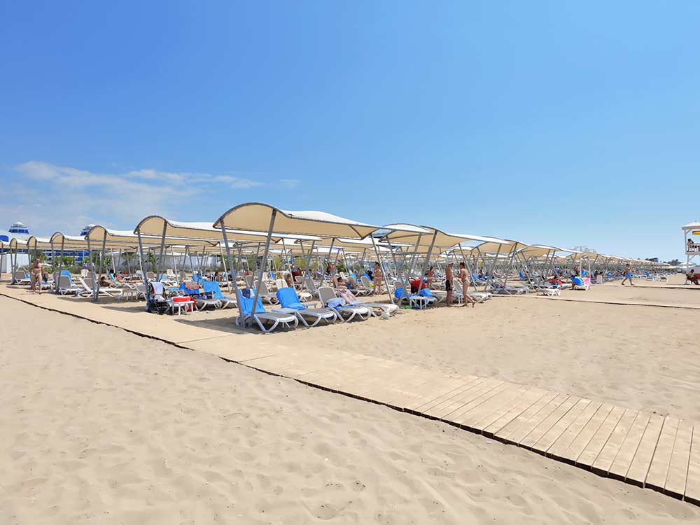 https://golftravelpeople.agiledigitalsolutions.co.uk/wp-content/uploads/2019/04/Sueno-Deluxe-Belek-Beach-and-Pier-5.jpg