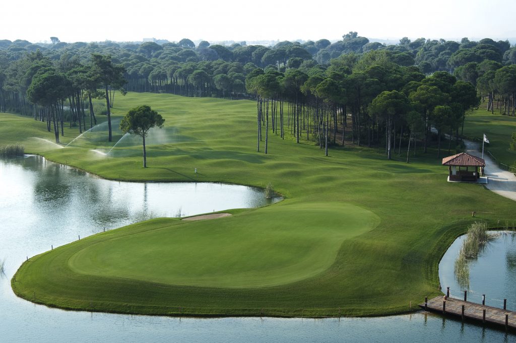 https://golftravelpeople.agiledigitalsolutions.co.uk/wp-content/uploads/2019/04/Sueno-Golf-Club-Belek-Pines-Course-1-1024x681.jpg