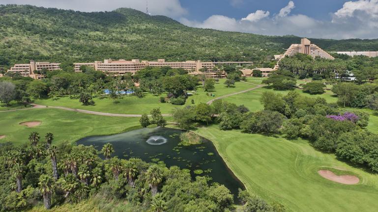 https://golftravelpeople.agiledigitalsolutions.co.uk/wp-content/uploads/2019/04/Sun-City-South-Africa-Cascades-Hotel-5.jpg