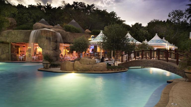 https://golftravelpeople.agiledigitalsolutions.co.uk/wp-content/uploads/2019/04/Sun-City-South-Africa-Cascades-Hotel-8.jpg