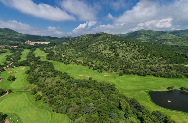 https://golftravelpeople.agiledigitalsolutions.co.uk/wp-content/uploads/2019/04/Sun-City-South-Africa-Gary-Player-Golf-Course-2.jpg