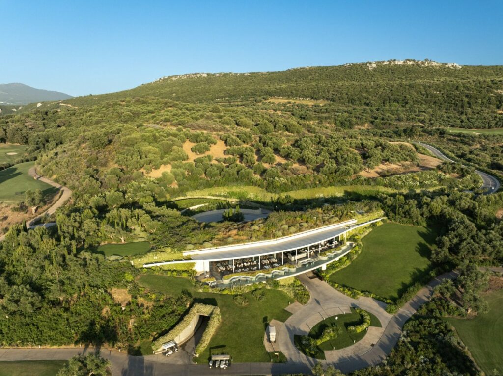 https://golftravelpeople.agiledigitalsolutions.co.uk/wp-content/uploads/2019/04/The-Bay-Course-at-Costa-Navarino-Greece-9-1024x767.jpg