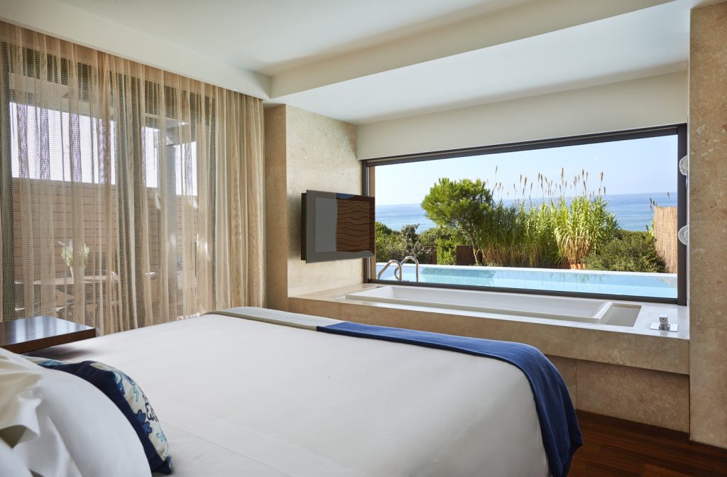 https://golftravelpeople.agiledigitalsolutions.co.uk/wp-content/uploads/2019/04/The-Romanos-Luxury-Collection-Resort-at-Costa-Navarino-Grand-Infinity-Suite-Sea-Bedroom-1024x672.jpg