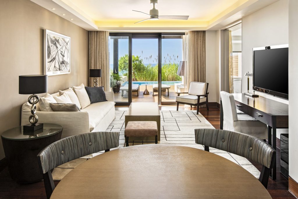 https://golftravelpeople.agiledigitalsolutions.co.uk/wp-content/uploads/2019/04/The-Romanos-Luxury-Collection-Resort-at-Costa-Navarino-Grand-Infinity-Suite-Sea-Living-Room-1024x683.jpg