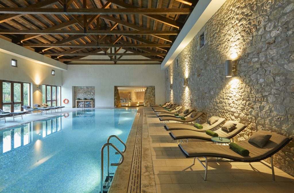 https://golftravelpeople.agiledigitalsolutions.co.uk/wp-content/uploads/2019/04/The-Romanos-Luxury-Collection-Resort-at-Costa-Navarino-Health-Club-Pool-1024x674.jpg
