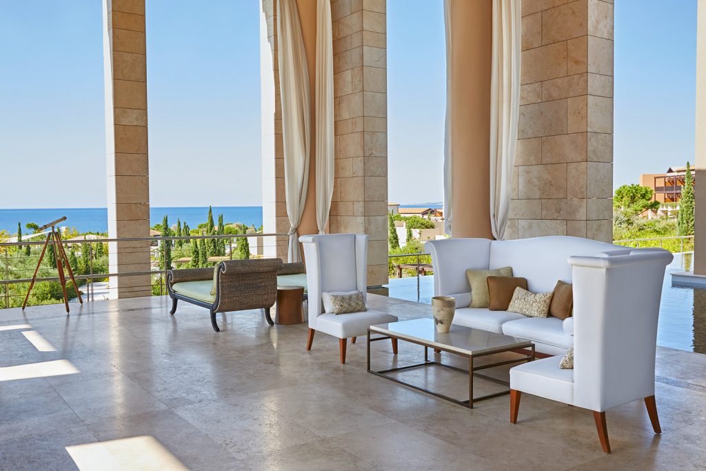 https://golftravelpeople.agiledigitalsolutions.co.uk/wp-content/uploads/2019/04/The-Romanos-Luxury-Collection-Resort-at-Costa-Navarino-Open-air-Lobby-2-1024x683.jpg