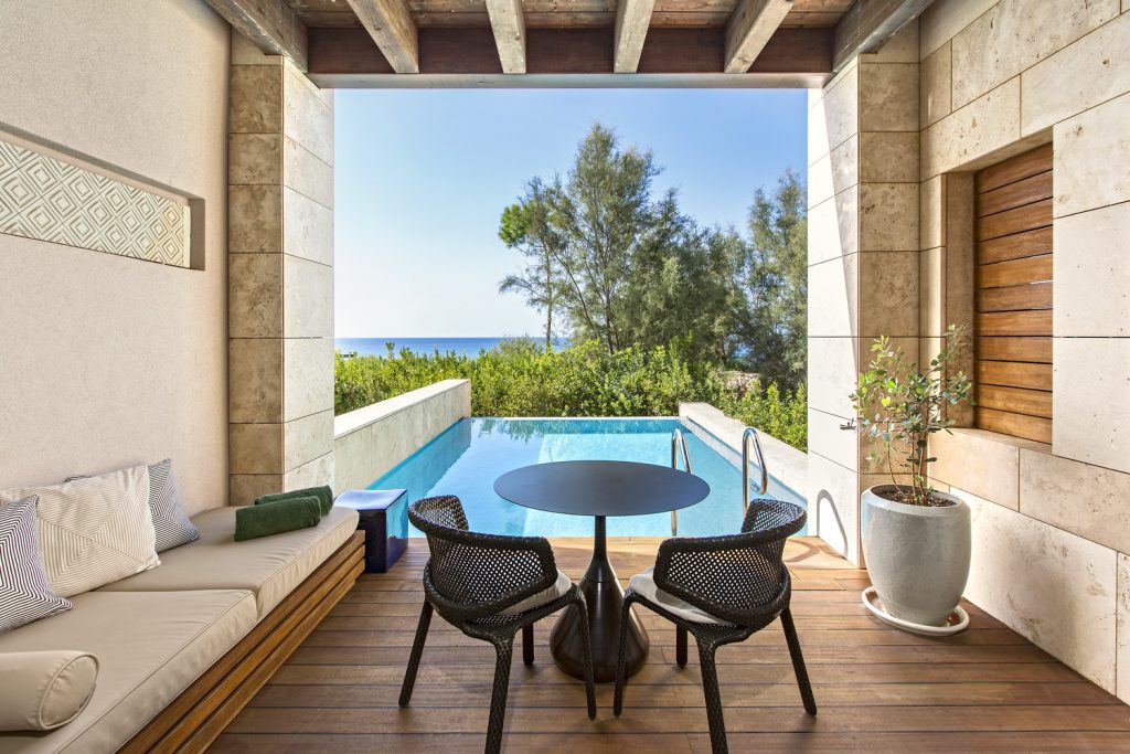 https://golftravelpeople.agiledigitalsolutions.co.uk/wp-content/uploads/2019/04/The-Romanos-Luxury-Collection-Resort-at-Costa-Navarino-Premium-Infinity-Room-Terrace-1024x683.jpg