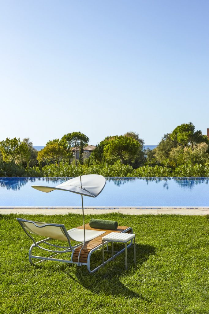 https://golftravelpeople.agiledigitalsolutions.co.uk/wp-content/uploads/2019/04/The-Romanos-Luxury-Collection-Resort-at-Costa-Navarino-Romanos-Pool-Detail-683x1024.jpg