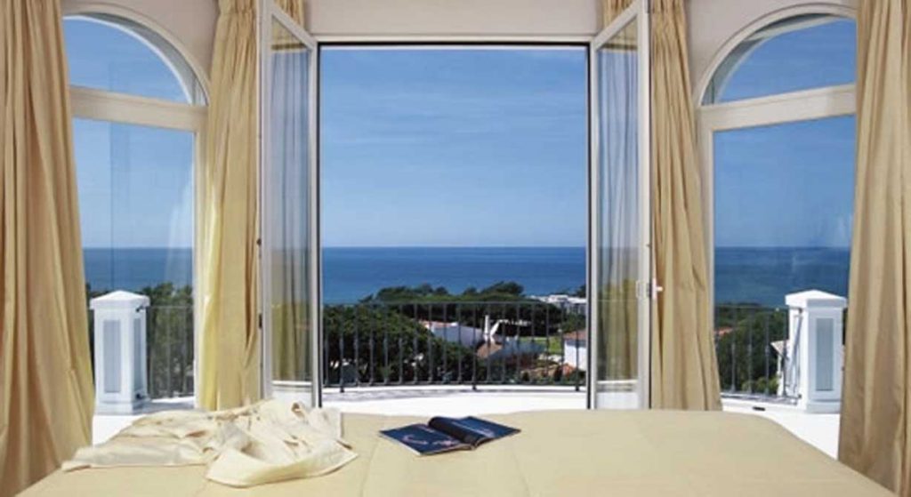 https://golftravelpeople.agiledigitalsolutions.co.uk/wp-content/uploads/2019/04/Vale-do-Lobo-Apartments-5-1024x559.jpg
