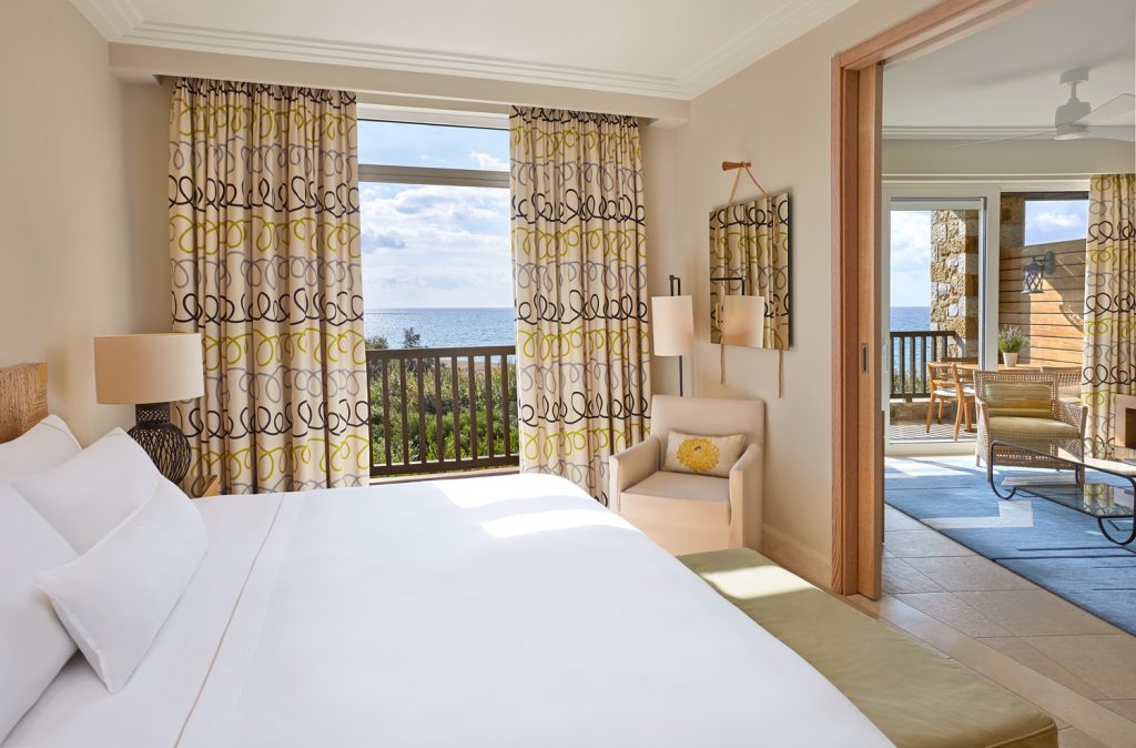 https://golftravelpeople.agiledigitalsolutions.co.uk/wp-content/uploads/2019/04/Westin-Resort-Costa-Navarino-Premium-Suite-Bedroom-1024x674.jpg
