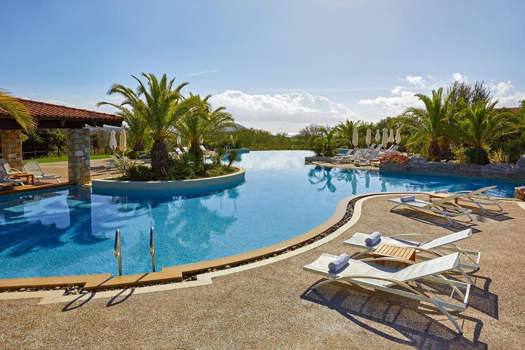 https://golftravelpeople.agiledigitalsolutions.co.uk/wp-content/uploads/2019/04/Westin-Resort-Costa-Navarino-Swimming-Pools-and-Leisure-Facilities-9.jpg