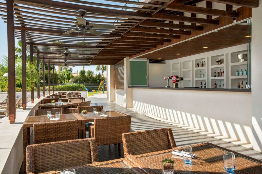 https://golftravelpeople.agiledigitalsolutions.co.uk/wp-content/uploads/2019/04/Wyndham-Grand-Algave-Quinta-do-Lago-Restaurants-and-Bars-4-1024x682.jpg