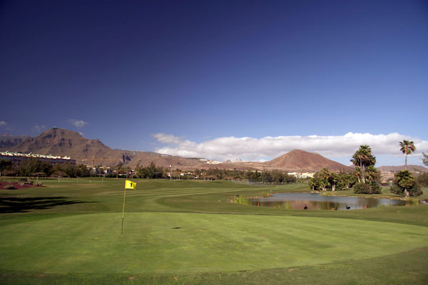 https://golftravelpeople.agiledigitalsolutions.co.uk/wp-content/uploads/2019/04/golf-las-americas-tenerife-17.jpg