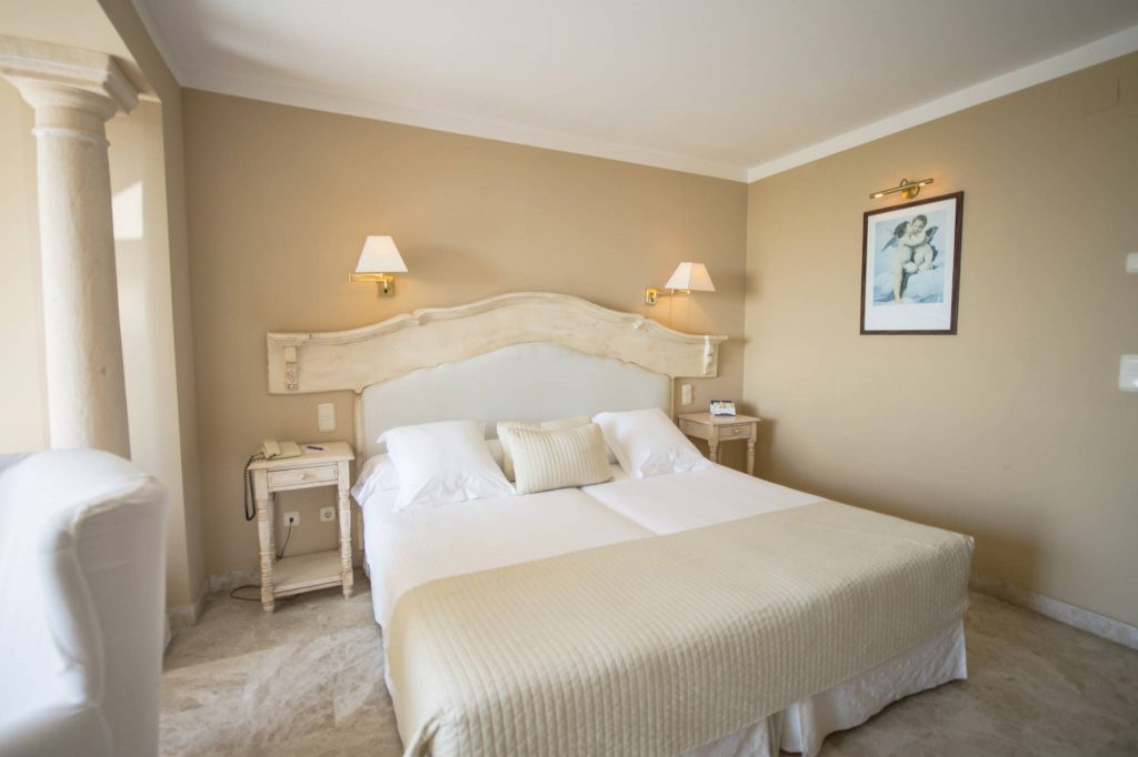 https://golftravelpeople.agiledigitalsolutions.co.uk/wp-content/uploads/2019/05/Guadalmina-Hotel-Spa-and-Golf-Resort-Bedrooms-9-1024x682.jpg