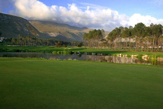 https://golftravelpeople.agiledigitalsolutions.co.uk/wp-content/uploads/2019/05/Hermanus-Golf-Club-2.jpg