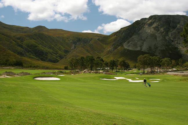 https://golftravelpeople.agiledigitalsolutions.co.uk/wp-content/uploads/2019/05/Hermanus-Golf-Club-3.jpg