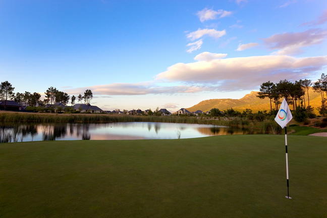 https://golftravelpeople.agiledigitalsolutions.co.uk/wp-content/uploads/2019/05/PEARL-VALLEY-JACK-NICKLAUS-SIGNATURE-GOLF-ESTATE-2.jpg