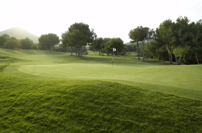 https://golftravelpeople.agiledigitalsolutions.co.uk/wp-content/uploads/2019/06/La-Manga-Club-West-Course-1.jpg
