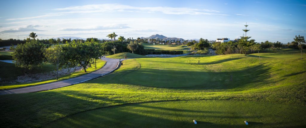 https://golftravelpeople.agiledigitalsolutions.co.uk/wp-content/uploads/2019/06/Roda-Golf-Club-Murcia-12-1024x430.jpg