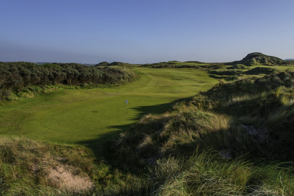 https://golftravelpeople.agiledigitalsolutions.co.uk/wp-content/uploads/2019/07/Castlerock-Golf-Club-Bann-Course-Northern-Ireland-3-1-1024x683.jpg