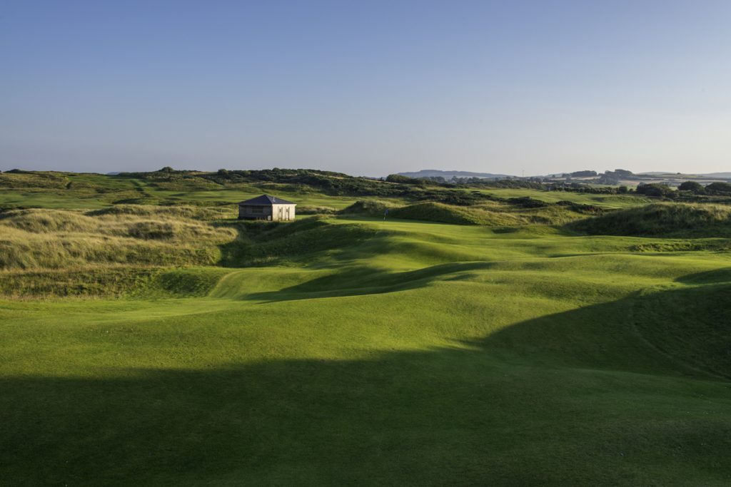 https://golftravelpeople.agiledigitalsolutions.co.uk/wp-content/uploads/2019/07/Castlerock-Golf-Club-Bann-Course-Northern-Ireland-9-1-1024x683.jpg