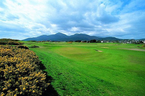 https://golftravelpeople.agiledigitalsolutions.co.uk/wp-content/uploads/2019/07/Royal-County-Down-Golf-Club-Annesley-Links-Northern-Ireland-3.jpg