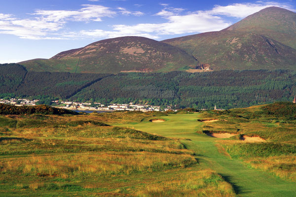 https://golftravelpeople.agiledigitalsolutions.co.uk/wp-content/uploads/2019/07/Royal-County-Down-Golf-Club-Championship-Links-14.jpg