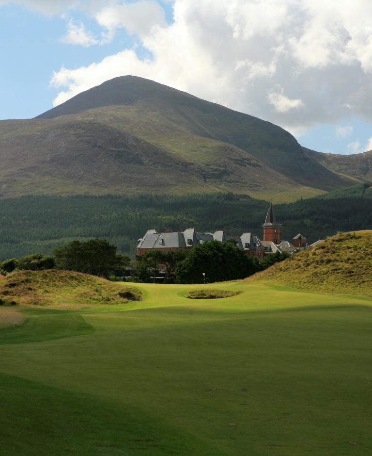https://golftravelpeople.agiledigitalsolutions.co.uk/wp-content/uploads/2019/07/Royal-County-Down-Golf-Club-Championship-Links-17.jpg