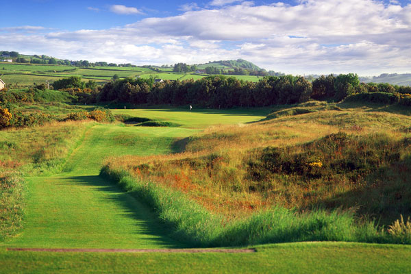 https://golftravelpeople.agiledigitalsolutions.co.uk/wp-content/uploads/2019/07/Royal-County-Down-Golf-Club-Championship-Links-19.jpg