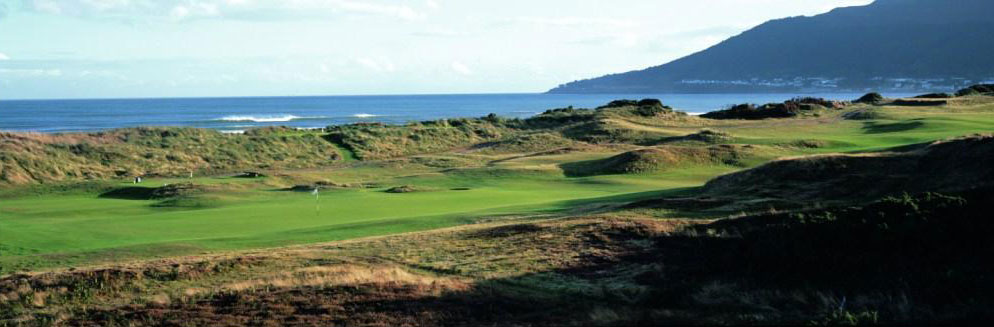 https://golftravelpeople.agiledigitalsolutions.co.uk/wp-content/uploads/2019/07/Royal-County-Down-Golf-Club-Championship-Links-2.jpg