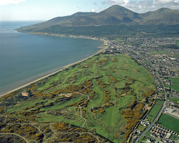https://golftravelpeople.agiledigitalsolutions.co.uk/wp-content/uploads/2019/07/Royal-County-Down-Golf-Club-Championship-Links-23.jpg