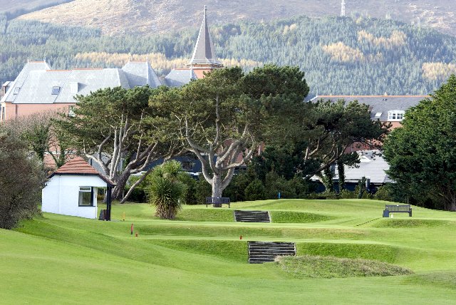 https://golftravelpeople.agiledigitalsolutions.co.uk/wp-content/uploads/2019/07/Royal-County-Down-Golf-Club-Championship-Links-4.jpg