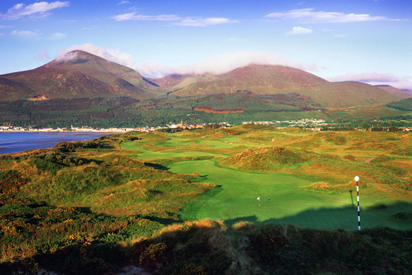 https://golftravelpeople.agiledigitalsolutions.co.uk/wp-content/uploads/2019/07/Royal-County-Down-Golf-Club-Championship-Links-9.jpg