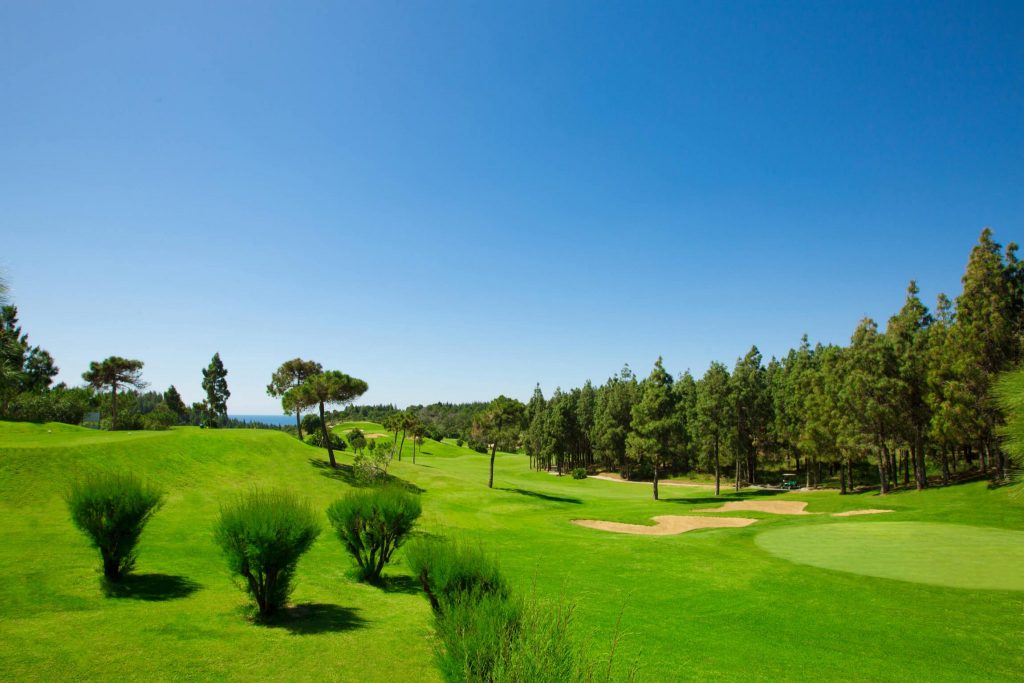 https://golftravelpeople.agiledigitalsolutions.co.uk/wp-content/uploads/2019/11/Chaparral-Golf-Club-Mijas-Costa-del-Sol-hoyo-15-1-Copy-1024x683.jpg