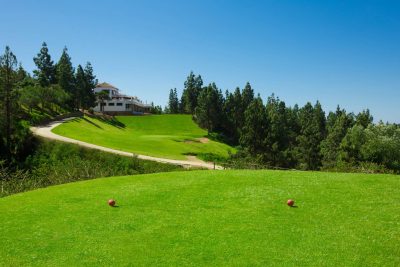 https://golftravelpeople.agiledigitalsolutions.co.uk/wp-content/uploads/2019/11/Chaparral-Golf-Club-Mijas-Costa-del-Sol-hoyo-18-Copy-400x267.jpg