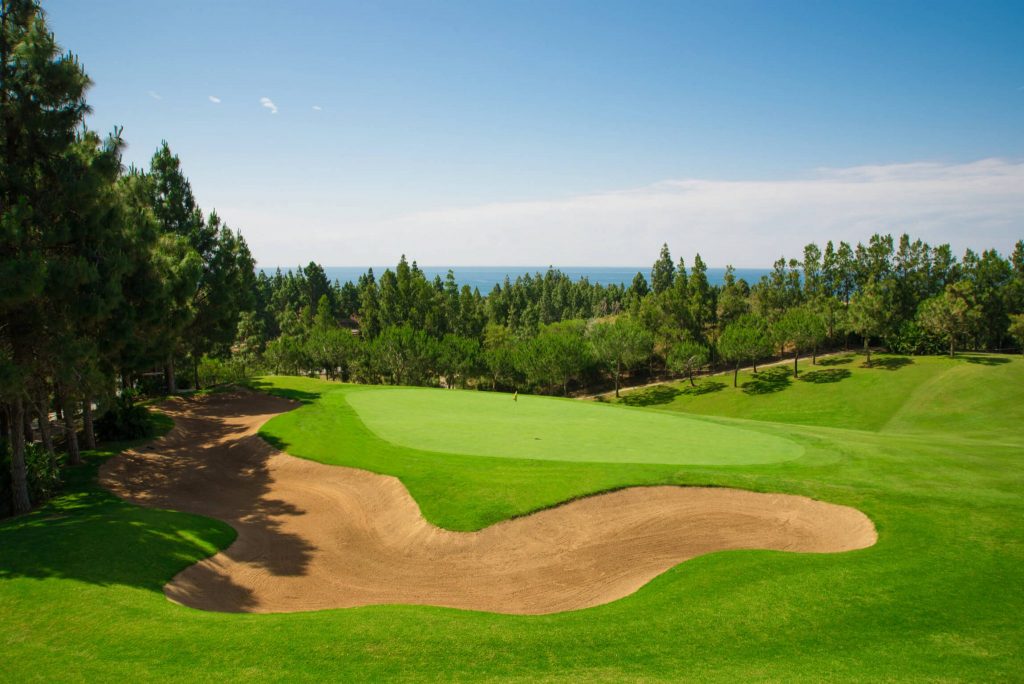 https://golftravelpeople.agiledigitalsolutions.co.uk/wp-content/uploads/2019/11/Chaparral-Golf-Club-Mijas-Costa-del-Sol-hoyo-9-d-Copy-1024x684.jpg