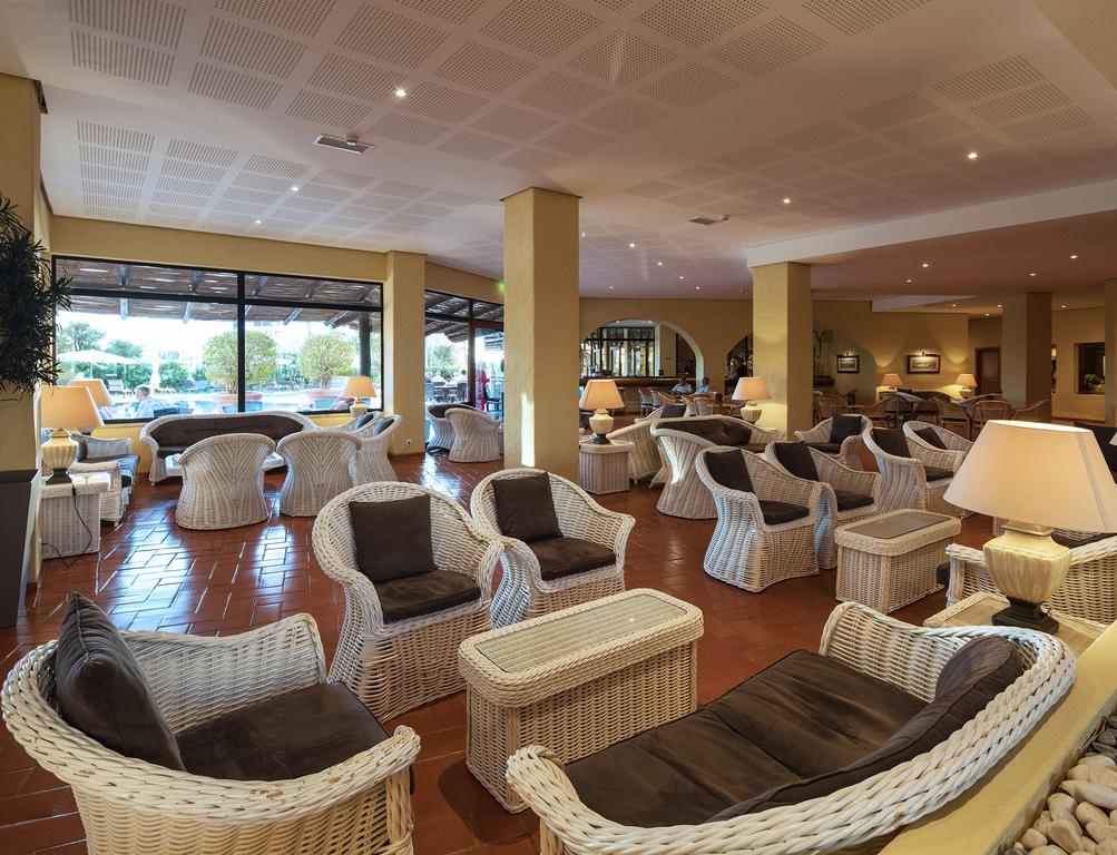 https://golftravelpeople.agiledigitalsolutions.co.uk/wp-content/uploads/2019/11/Dom-Pedro-Marina-Vilamoura-Restaurants-Bars-9.jpg