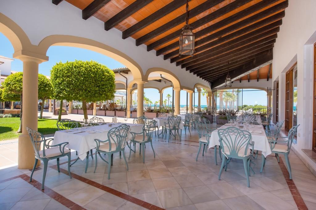 https://golftravelpeople.agiledigitalsolutions.co.uk/wp-content/uploads/2019/11/Iberostar-Andalucia-Playa-Restaurants-and-Bars-5-Copy-1024x683.jpg