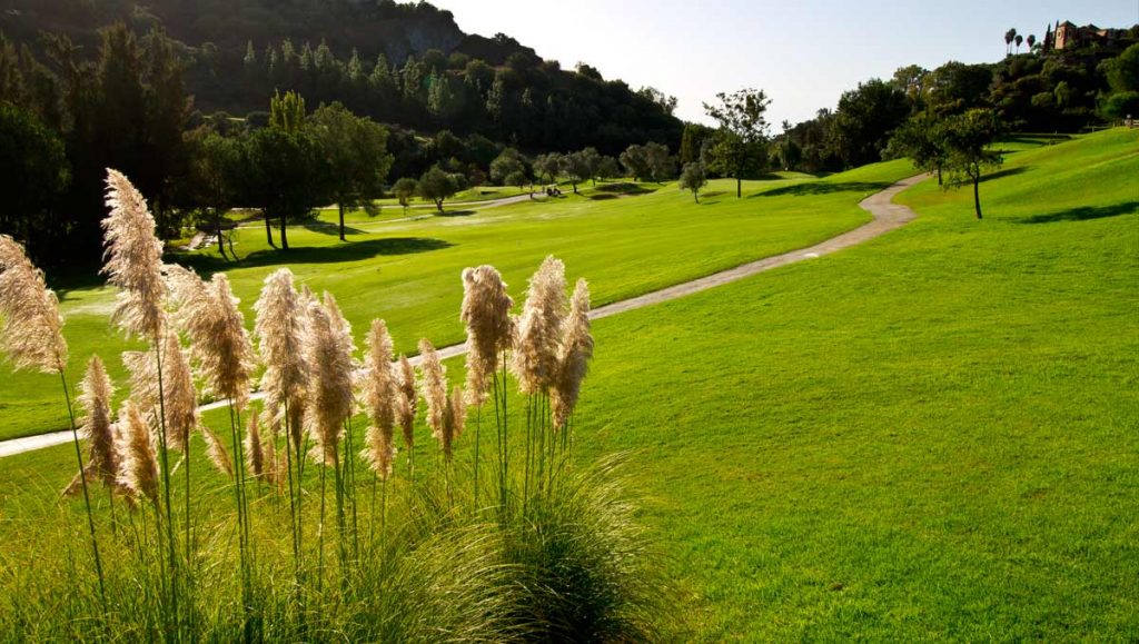 https://golftravelpeople.agiledigitalsolutions.co.uk/wp-content/uploads/2019/11/Los-Arqueros-Golf-Club-Malaga-16-1024x579.jpg