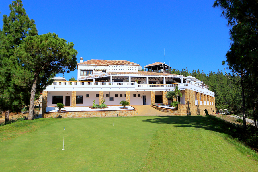 https://golftravelpeople.agiledigitalsolutions.co.uk/wp-content/uploads/2019/11/club-house-el-chaparral-golf-club-and-putting-green1-Copy.jpg