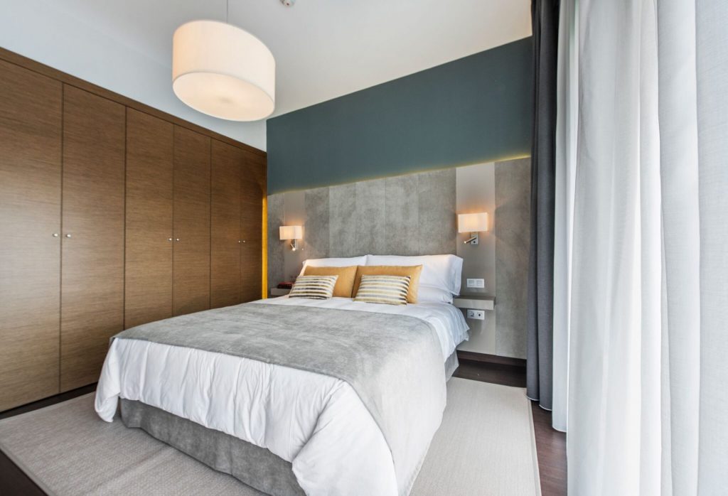 https://golftravelpeople.agiledigitalsolutions.co.uk/wp-content/uploads/2019/12/Green-Suites-at-Real-Club-Seville-Bedrooms-8-1-1024x698.jpg
