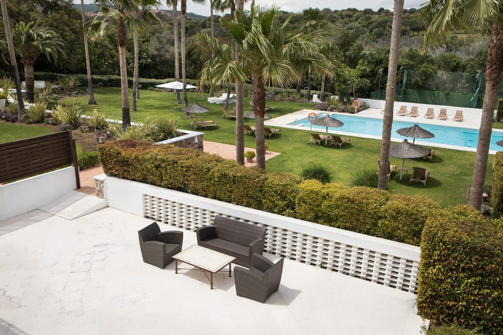 https://golftravelpeople.agiledigitalsolutions.co.uk/wp-content/uploads/2019/12/Hotel-Encinar-de-Sotogrande-Bedrooms-17-1024x683.jpg