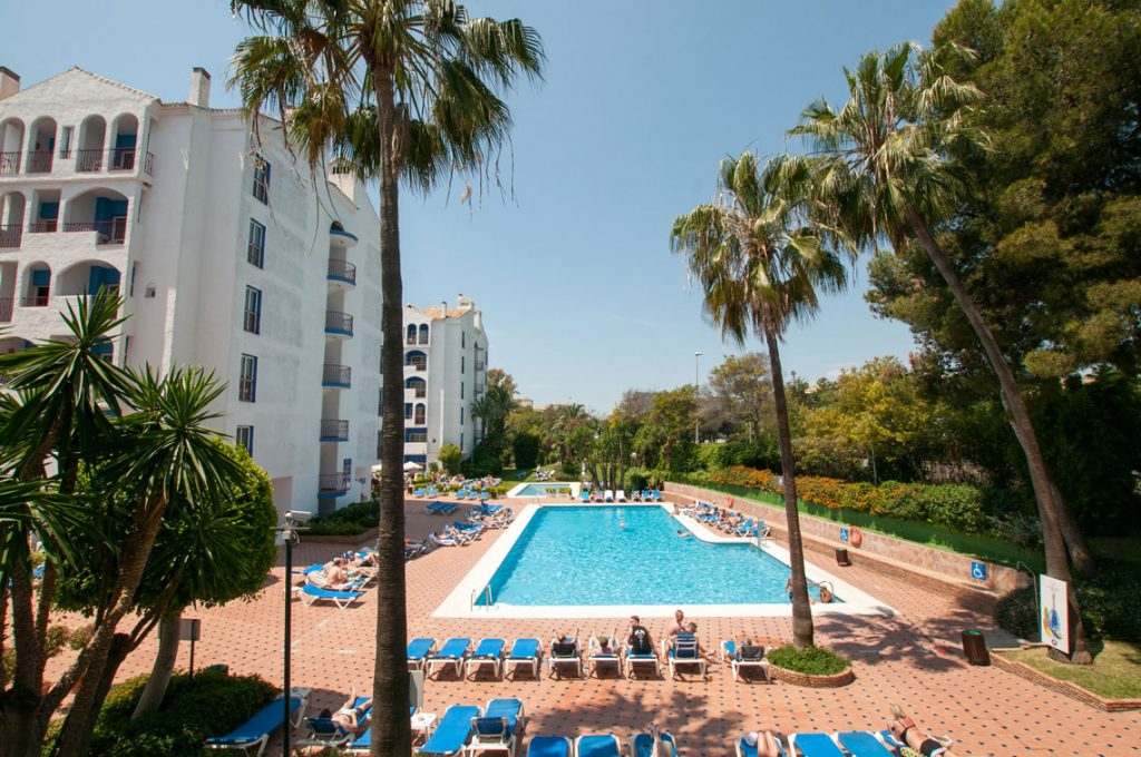 https://golftravelpeople.agiledigitalsolutions.co.uk/wp-content/uploads/2019/12/PYR-Marbella-Hotel-Swimming-Pools-4-1024x680.jpg